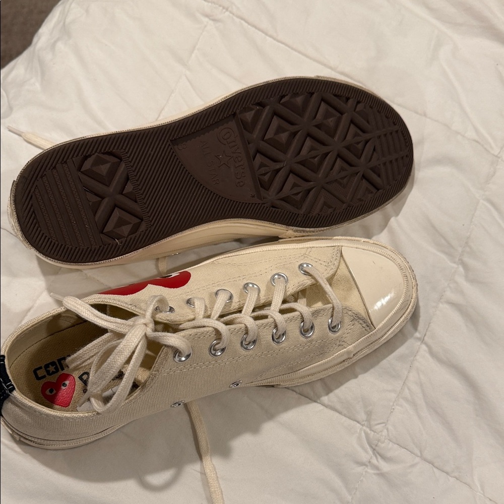 Comme des Garcons PLAY men’s Cream and Red Sneakers - Picture 9 of 12